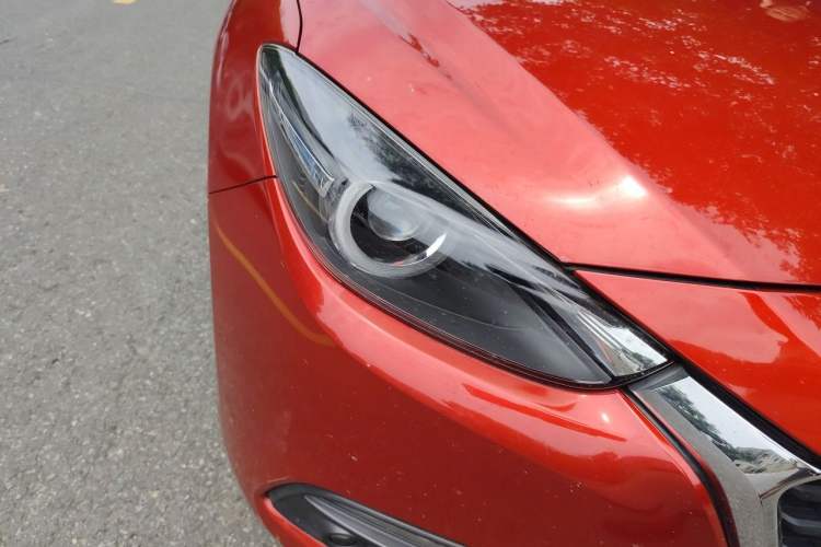 Used Mazda 3 Axela 2017 Sedan 1.5L Automatic Luxury Model Emission Standard China V Right Front Headlight