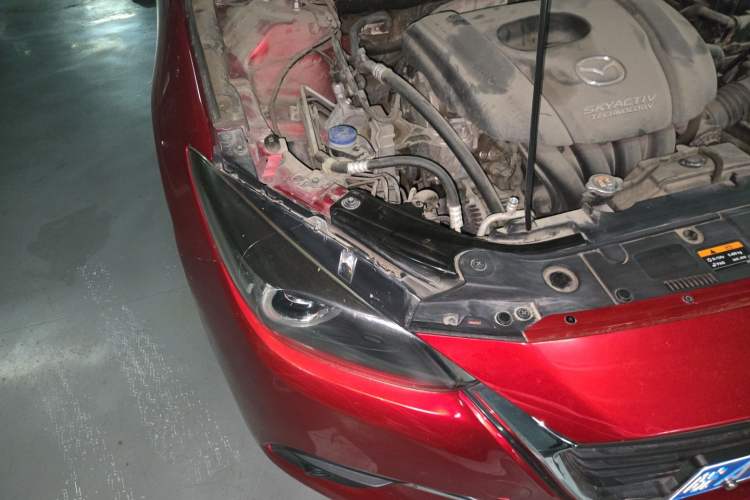 Used Mazda 3 Axela 2017 Sedan 1.5L Automatic Luxury Model China VI Standard Right Front Headlight