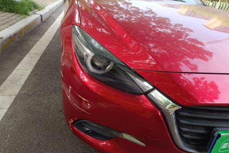 Used Mazda 3 Axela 2017 Sedan 1.5L Automatic Luxury Model Emission Standard China V Right Front Headlight