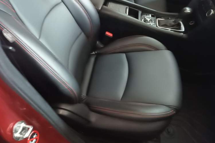 Used Mazda 3 Axela 2017 Sedan 1.5L Automatic Luxury Model Emission Standard China V Right Front Seat