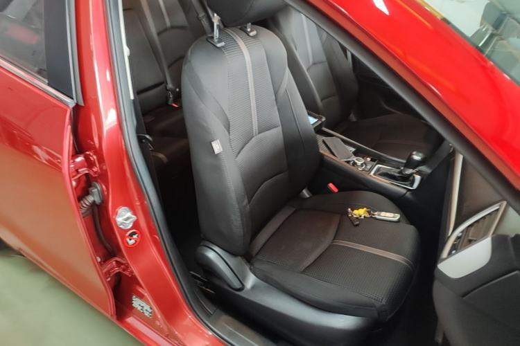Used Mazda 3 Axela 2017 Sedan 1.5L Automatic Luxury Model Emission Standard China V Right Front Seat