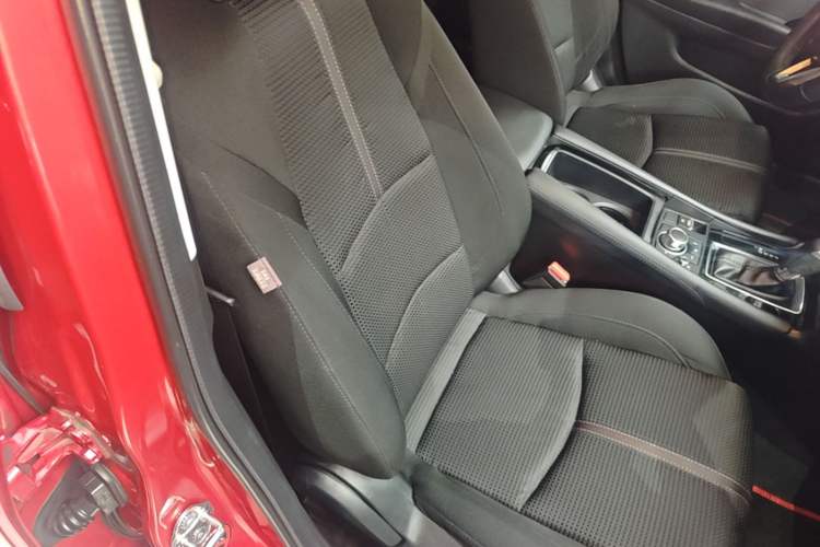 Used Mazda 3 Axela 2017 Sedan 1.5L Automatic Luxury Model China VI Standard Right Front Seat