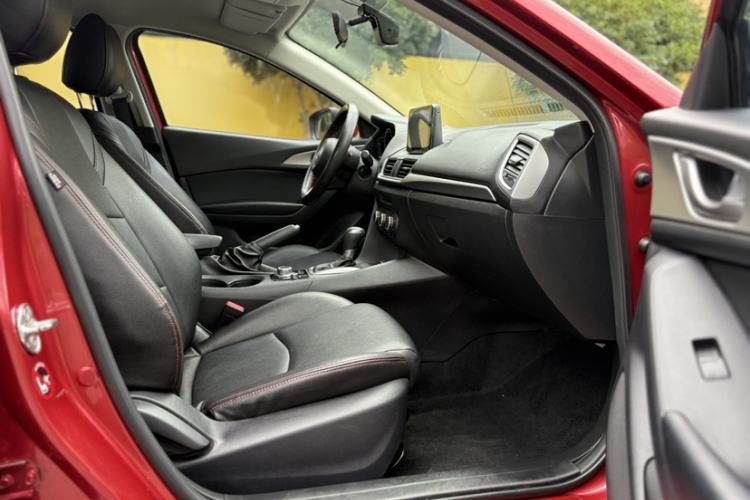 Used Mazda 3 Axela 2017 Sedan 1.5L Automatic Comfort Model Emission Standard China V Right Front Seat