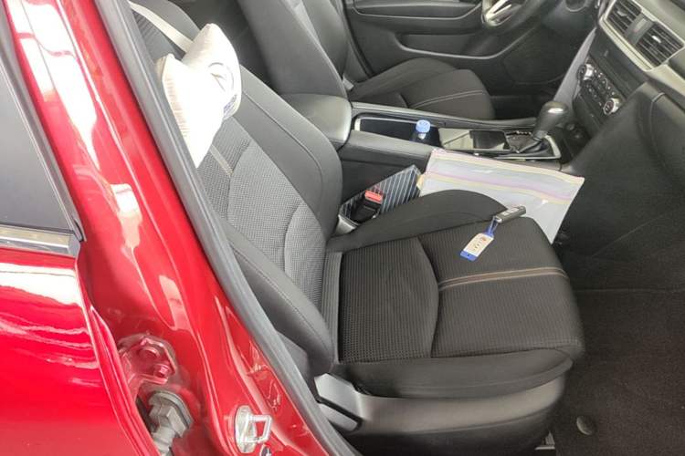 Used Mazda 3 Axela 2017 Sedan 1.5L Automatic Luxury Model Emission Standard China V Right Front Seat