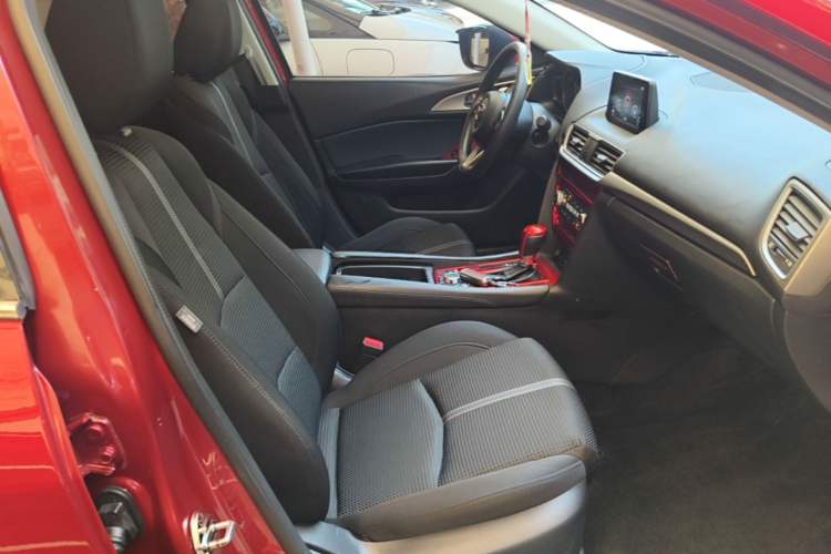 Used Mazda 3 Axela 2017 Sedan 1.5L Automatic Luxury Model Emission Standard China V Right Front Seat
