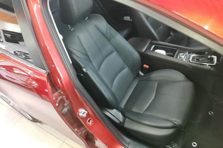 Used Mazda 3 Axela 2017 Sedan 2.0L Automatic Prestige Model China V Standard Right Front Seat