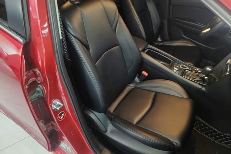 Used Mazda 3 Axela 2017 Hatchback 1.5L Automatic Luxury Model Emission Standard China V Right Front Seat