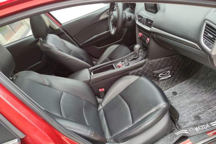 Used Mazda 3 Axela 2017 Sedan 1.5L Automatic Luxury Model Emission Standard China V Right Front Seat
