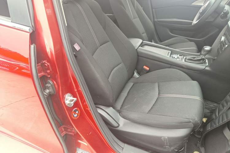 Used Mazda 3 Axela 2017 Sedan 1.5L Automatic Luxury Model Emission Standard China V Right Front Seat
