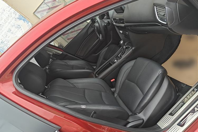 Used Mazda 3 Axela 2017 Hatchback 2.0L Automatic Sport Model China V Emission Standard Right Front Seat