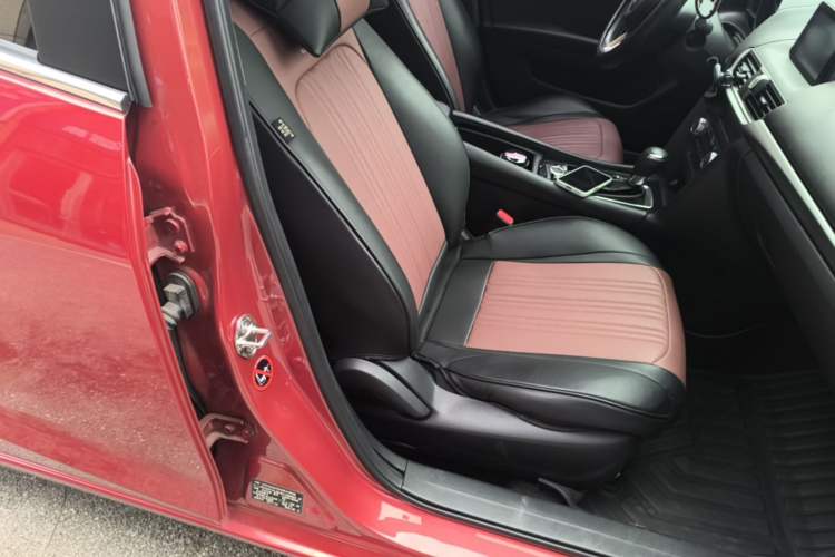 Used Mazda 3 Axela 2017 Sedan 1.5L Automatic Luxury Model Emission Standard China V Right Front Seat