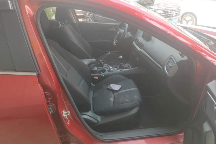 Used Mazda 3 Axela 2017 Sedan 1.5L Manual Luxury Model China VI Standard Right Front Seat