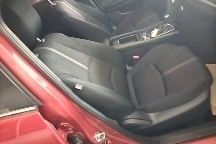 Used Mazda 3 Axela 2017 Sedan 1.5L Automatic Luxury Model Emission Standard China V Right Front Seat