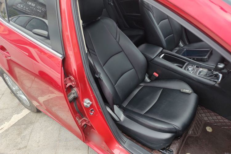 Used Mazda 3 Axela 2017 Sedan 1.5L Automatic Luxury Model Emission Standard China V Right Front Seat
