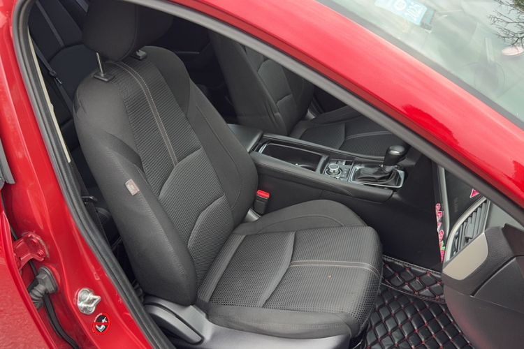 Used Mazda 3 Axela 2017 Hatchback 1.5L Automatic Luxury Model Emission Standard China V Right Front Seat