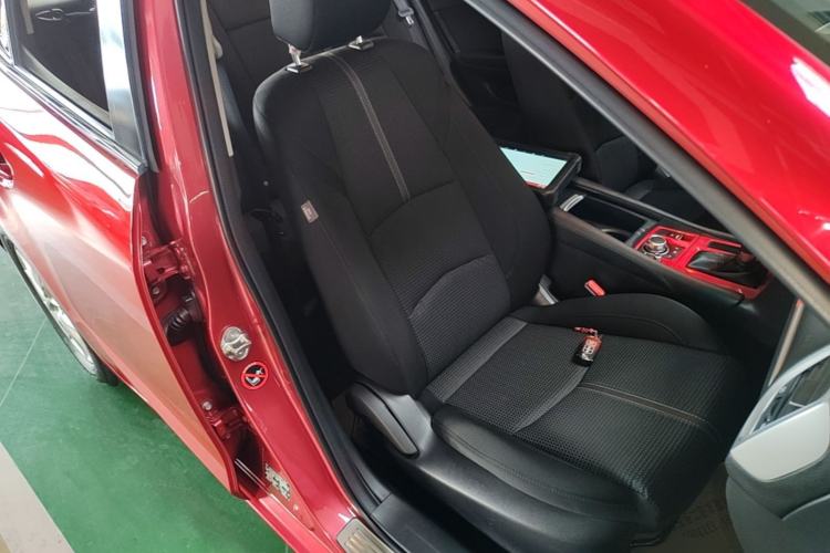 Used Mazda 3 Axela 2017 Sedan 1.5L Automatic Luxury Model Emission Standard China V Right Front Seat