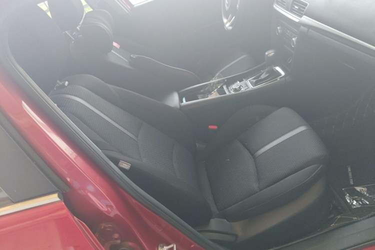 Used Mazda 3 Axela 2017 Sedan 1.5L Automatic Luxury Model Emission Standard China V Right Front Seat