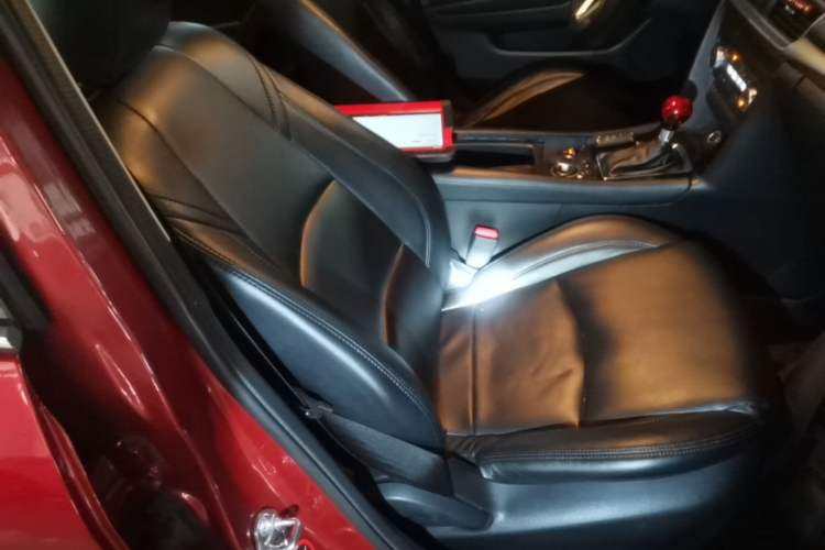Used Mazda 3 Axela 2017 Sedan 1.5L Automatic Luxury Model Emission Standard China V Right Front Seat