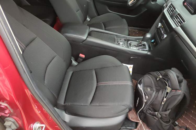 Used Mazda 3 Axela 2017 Sedan 1.5L Automatic Luxury Model Emission Standard China V Right Front Seat