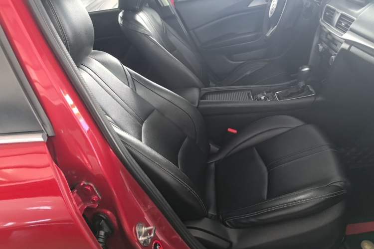 Used Mazda 3 Axela 2017 Sedan 1.5L Automatic Luxury Model Emission Standard China V Right Front Seat