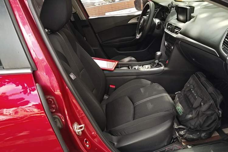 Used Mazda 3 Axela 2017 Sedan 1.5L Automatic Luxury Model Emission Standard China V Right Front Seat