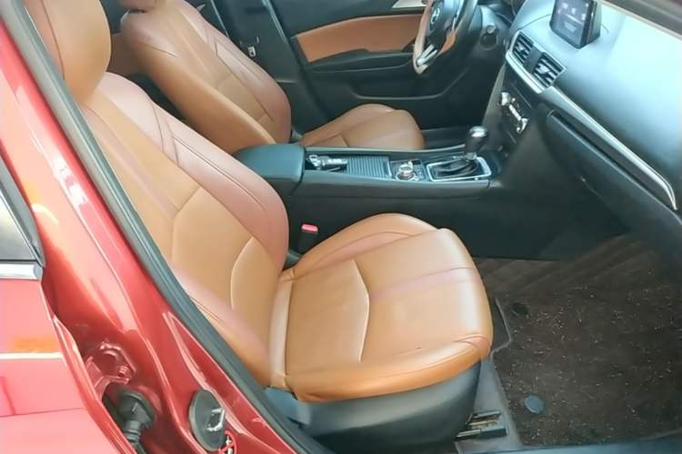 Used Mazda 3 Axela 2017 Sedan 1.5L Automatic Luxury Model Emission Standard China V Right Front Seat