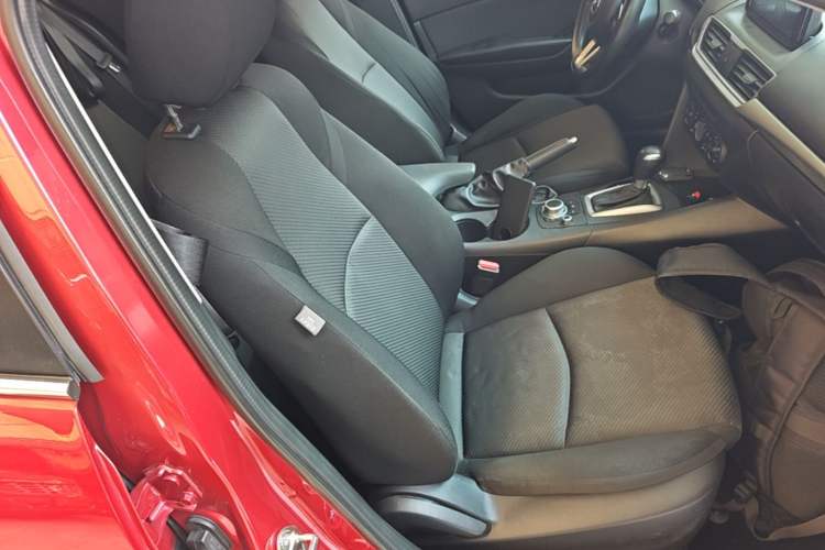 Used Mazda 3 Axela 2017 Sedan 1.5L Automatic Comfort Model China VI Standard Right Front Seat