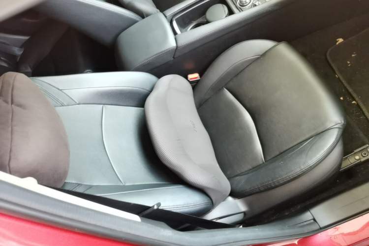 Used Mazda 3 Axela 2017 Sedan 1.5L Automatic Luxury Model Emission Standard China V Right Front Seat