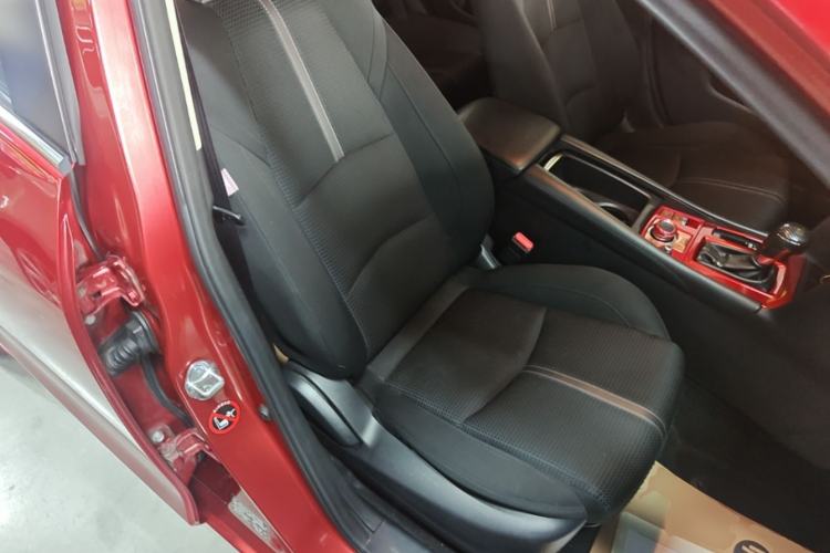 Used Mazda 3 Axela 2017 Sedan 1.5L Automatic Luxury Model Emission Standard China V Right Front Seat