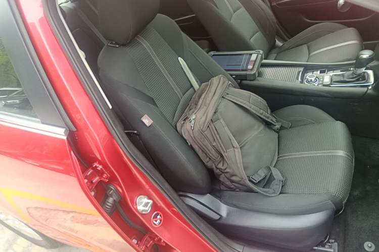 Used Mazda 3 Axela 2017 Sedan 1.5L Automatic Luxury Model Emission Standard China V Right Front Seat