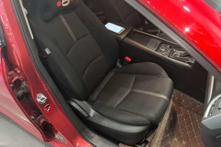 Used Mazda 3 Axela 2017 Sedan 1.5L Automatic Luxury Model Emission Standard China V Right Front Seat