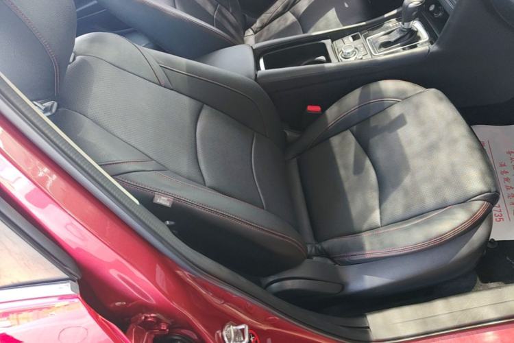Used Mazda 3 Axela 2017 Sedan 1.5L Automatic Luxury Model China VI Standard Right Front Seat