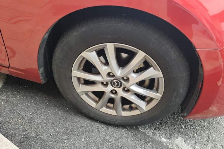 Used Mazda 3 Axela 2017 Sedan 1.5L Automatic Luxury Model Emission Standard China V Right Front Wheel Hub