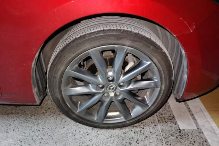 Used Mazda 3 Axela 2017 Hatchback 2.0L Automatic Sport Model China V Emission Standard Right Front Wheel Hub