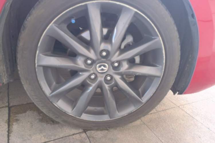Used Mazda 3 Axela 2017 Hatchback 2.0L Automatic Sport Model China V Emission Standard Right Front Wheel Hub