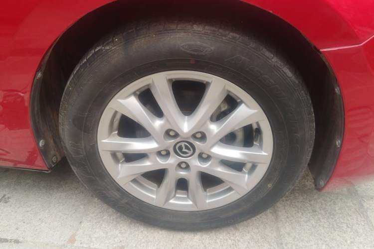 Used Mazda 3 Axela 2017 Sedan 1.5L Manual Luxury Model Emission Standard China V Right Front Wheel Hub