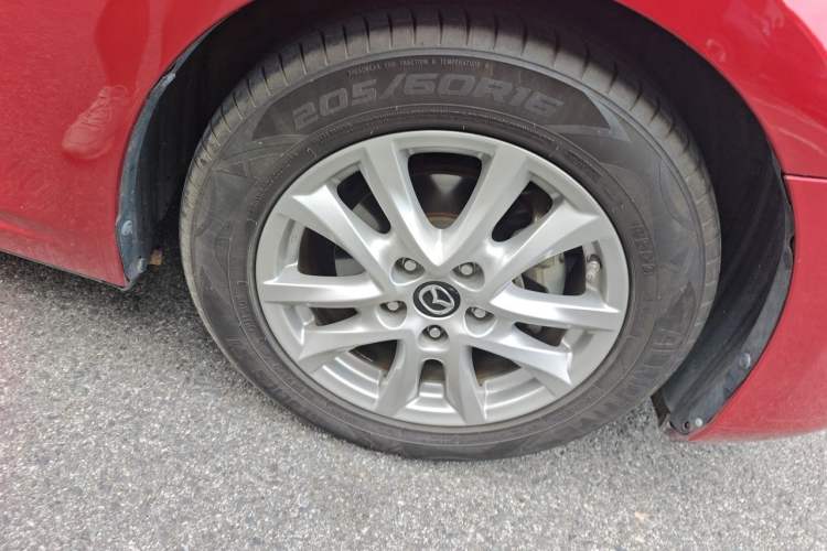Used Mazda 3 Axela 2017 Sedan 1.5L Automatic Luxury Model Emission Standard China V Right Front Wheel Hub