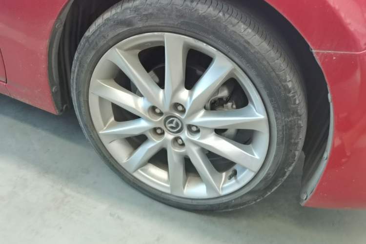 Used Mazda 3 Axela 2017 Sedan 2.0L Automatic Flagship Model China V Standard Right Front Wheel Hub
