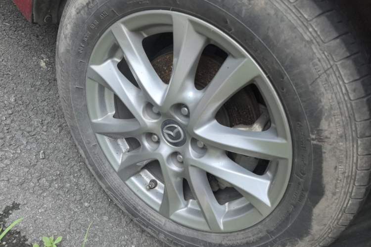 Used Mazda 3 Axela 2017 Sedan 1.5L Automatic Luxury Model Emission Standard China V Right Front Wheel Hub