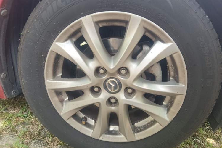 Used Mazda 3 Axela 2017 Sedan 1.5L Automatic Comfort Model Emission Standard China V Right Front Wheel Hub