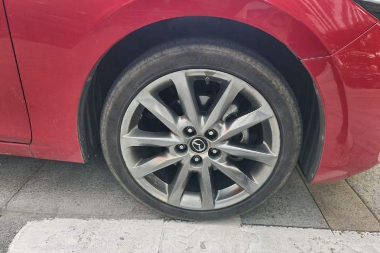 Used Mazda 3 Axela 2017 Hatchback 2.0L Automatic Luxury Model Emission Standard China V Right Front Wheel Hub