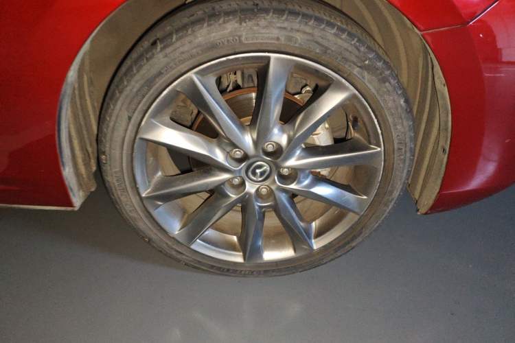 Used Mazda 3 Axela 2017 Hatchback 2.0L Automatic Sport Model China V Emission Standard Right Front Wheel Hub