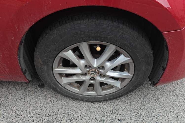 Used Mazda 3 Axela 2017 Sedan 1.5L Automatic Comfort Model Emission Standard China V Right Front Wheel Hub