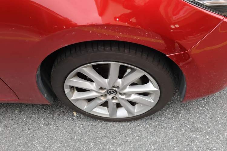 Used Mazda 3 Axela 2017 Sedan 2.0L Automatic Flagship Model China V Standard Right Front Wheel Hub