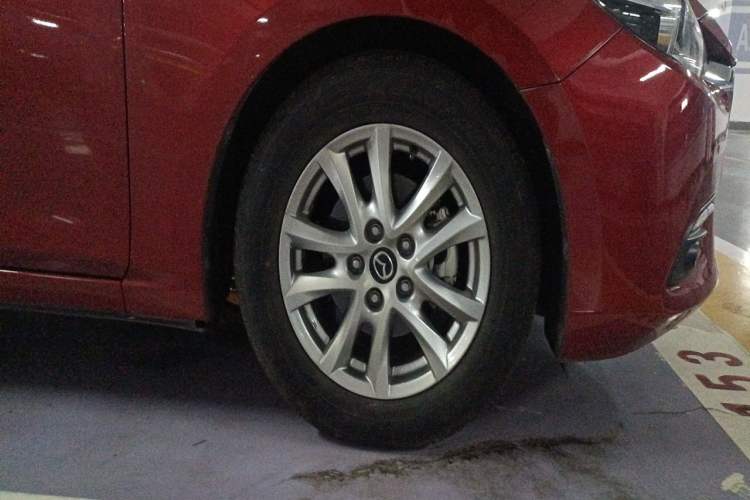 Used Mazda 3 Axela 2017 Sedan 1.5L Automatic Luxury Model China VI Standard Right Front Wheel Hub