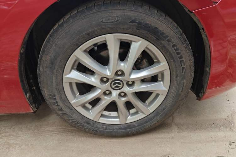 Used Mazda 3 Axela 2017 Sedan 1.5L Manual Comfort Model Emission Standard China V Right Front Wheel Hub