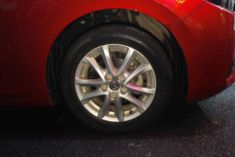 Used Mazda 3 Axela 2017 Sedan 1.5L Automatic Comfort Model Emission Standard China V Right Front Wheel Hub