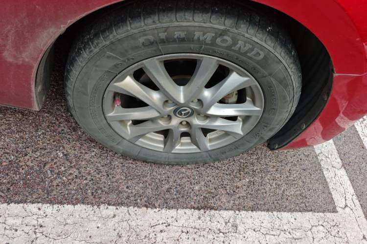 Used Mazda 3 Axela 2017 Sedan 1.5L Automatic Comfort Model Emission Standard China V Right Front Wheel Hub