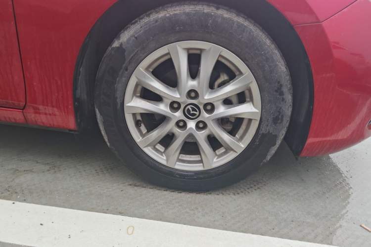 Used Mazda 3 Axela 2017 Sedan 1.5L Automatic Comfort Model Emission Standard China V Right Front Wheel Hub
