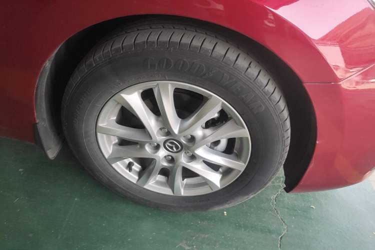 Used Mazda 3 Axela 2017 Sedan 1.5L Automatic Comfort Model Emission Standard China V Right Front Wheel Hub